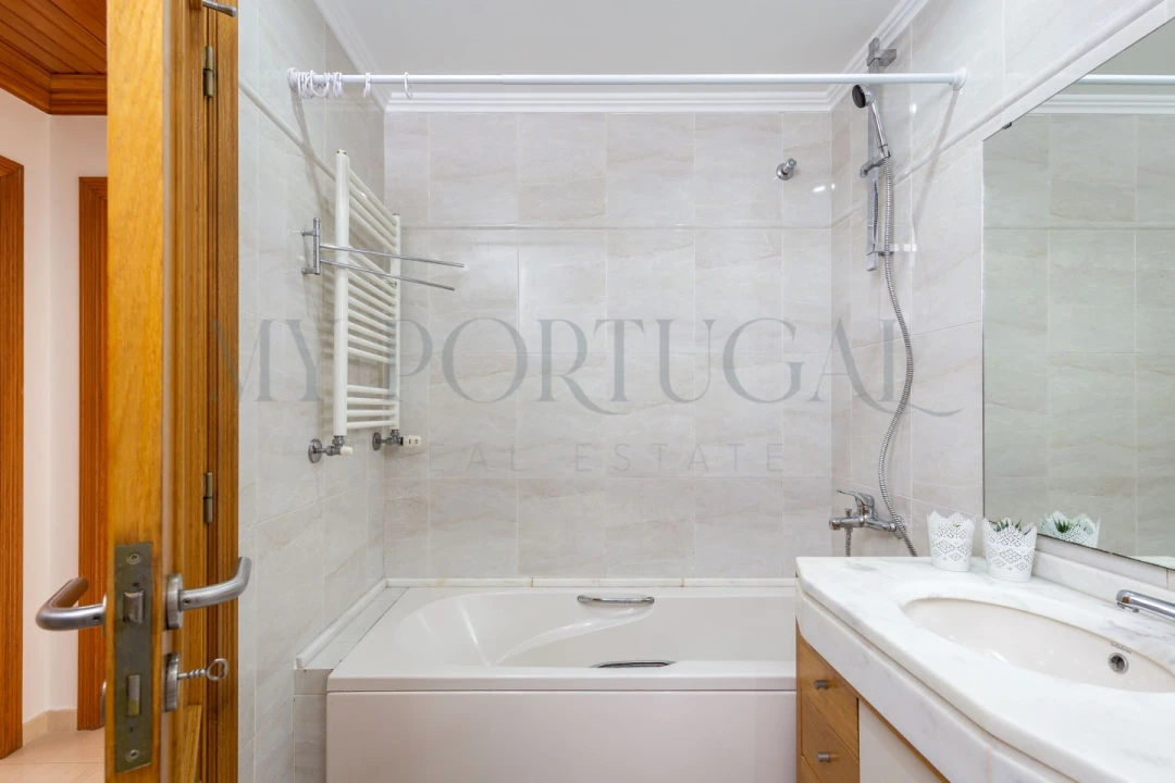 Apartamento T2 para Arrendamento em Mina de Água Foto 13