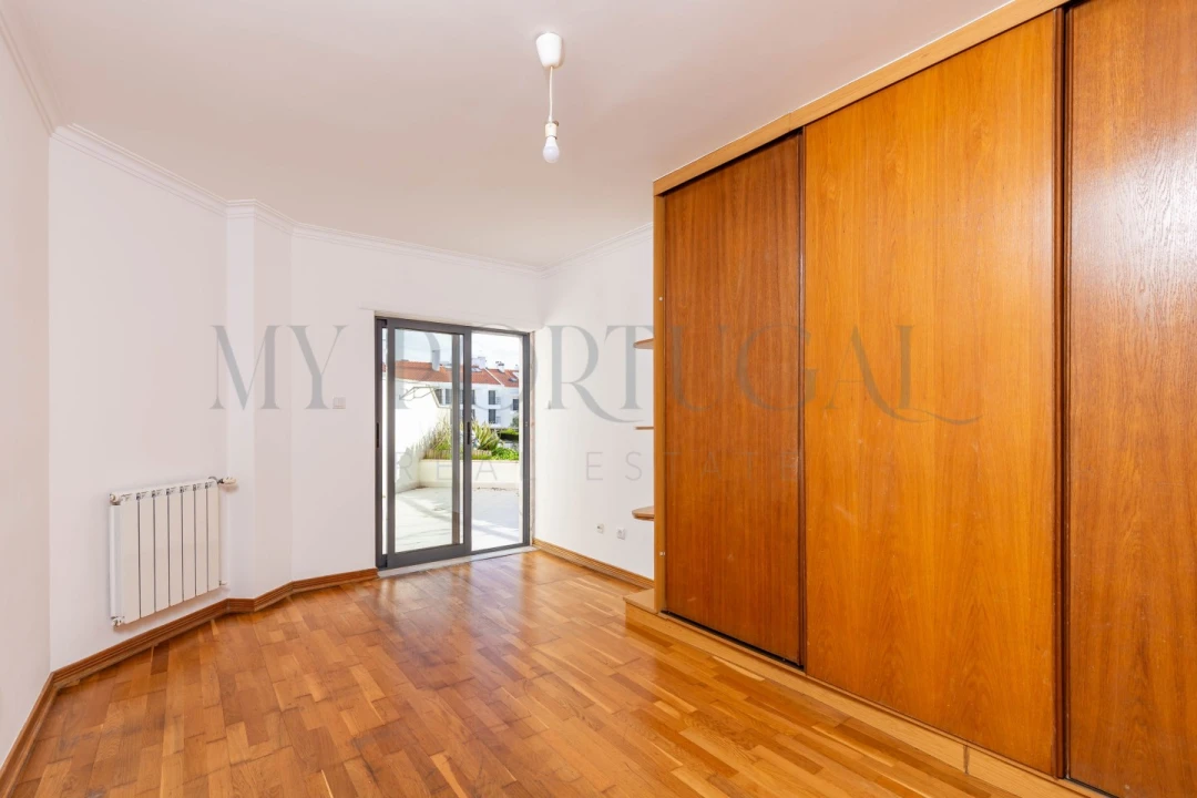 Apartamento T2 para Arrendamento em Mina de Água Foto 14