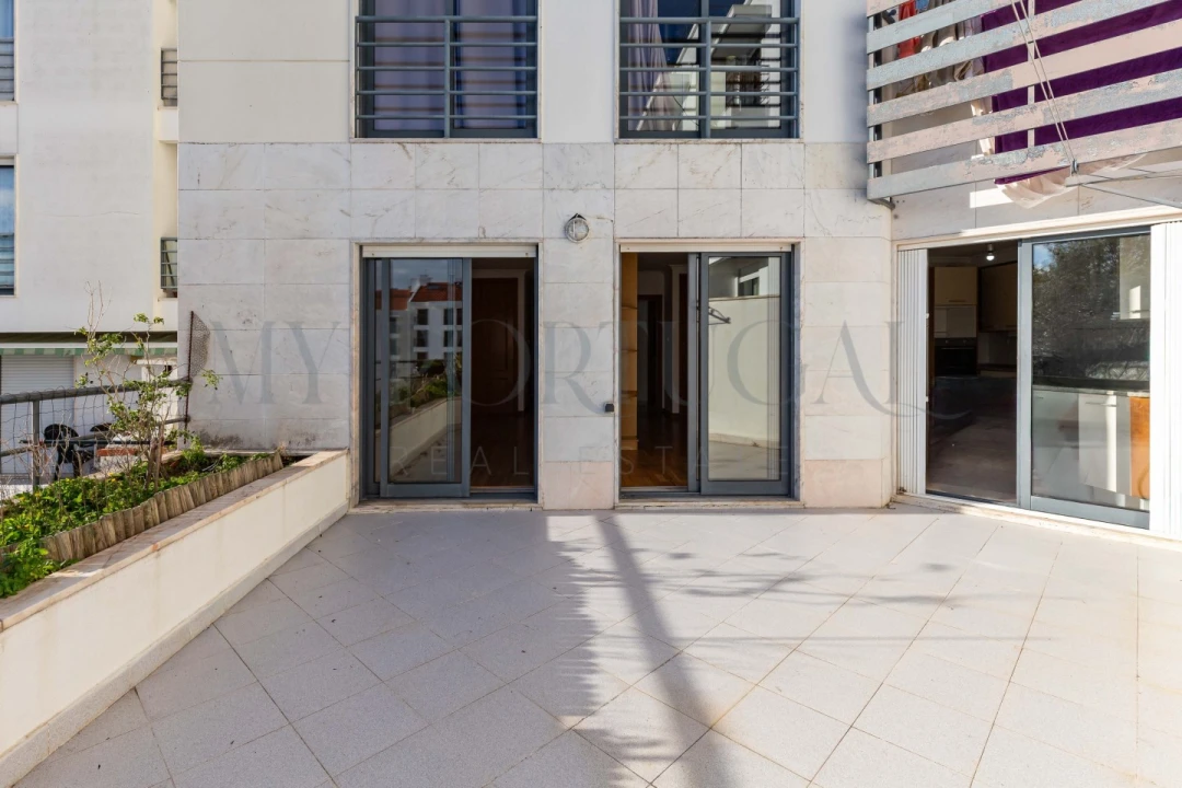 Apartamento T2 para Arrendamento em Mina de Água Foto 18