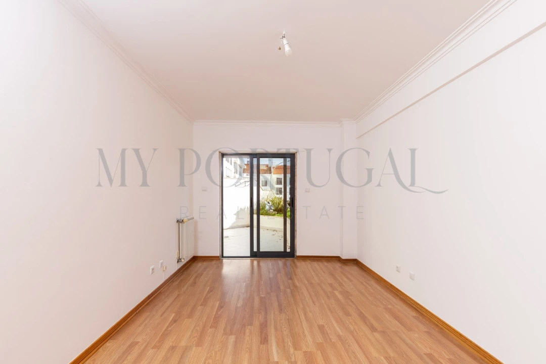 Apartamento T2 para Arrendamento em Mina de Água Foto 20