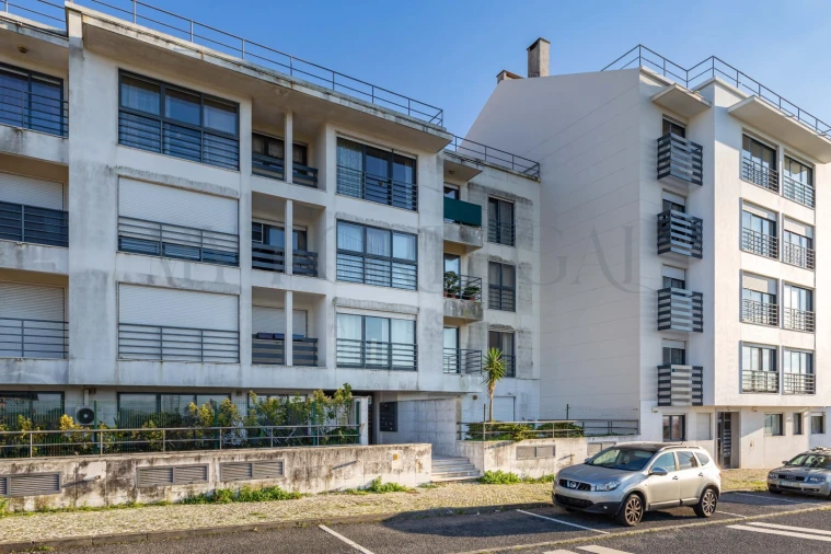 Apartamento T2 para Arrendamento em Mina de Água Foto 2