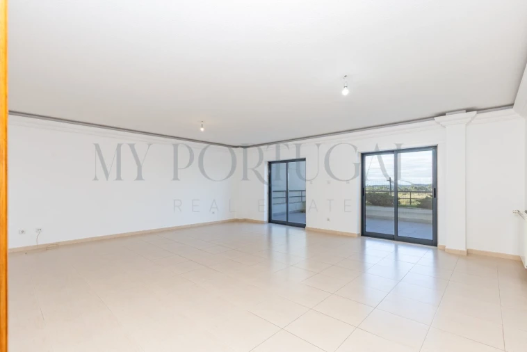 Apartamento T2 para Arrendamento em Mina de Água