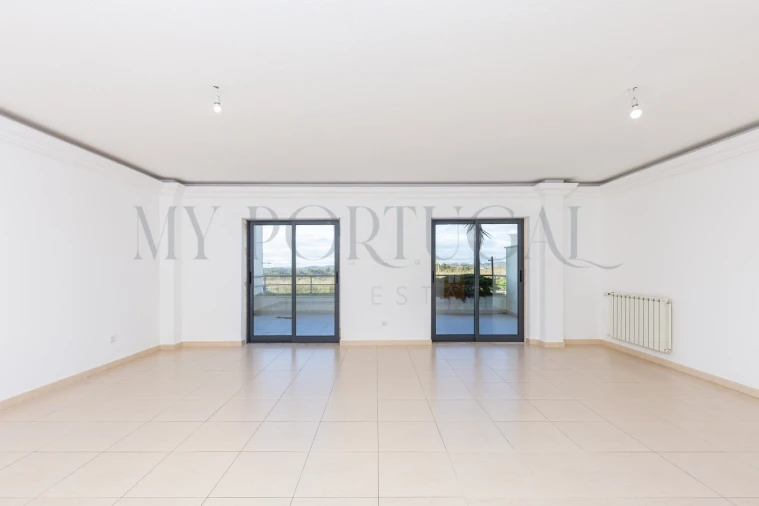 Apartamento T2 para Arrendamento em Mina de Água Foto 4