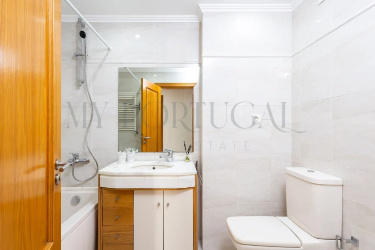 Apartamento T2 para Arrendamento em Mina de Água Foto 12