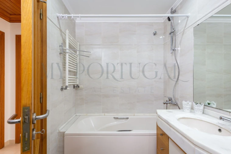 Apartamento T2 para Arrendamento em Mina de Água Foto 13