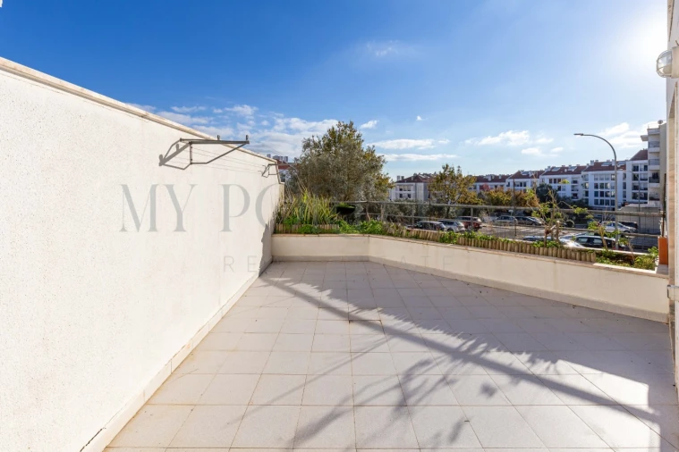 Apartamento T2 para Arrendamento em Mina de Água Foto 17