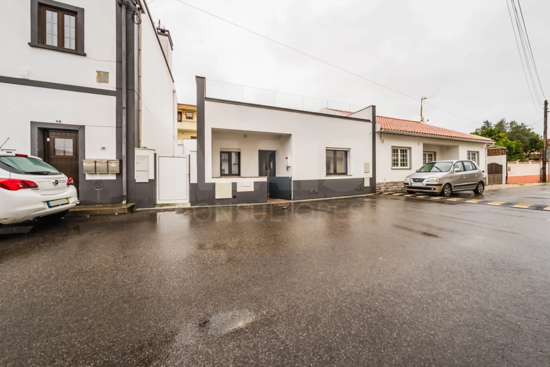 Moradia T2 para Venda em Bombarral e Vale Covo Foto 1