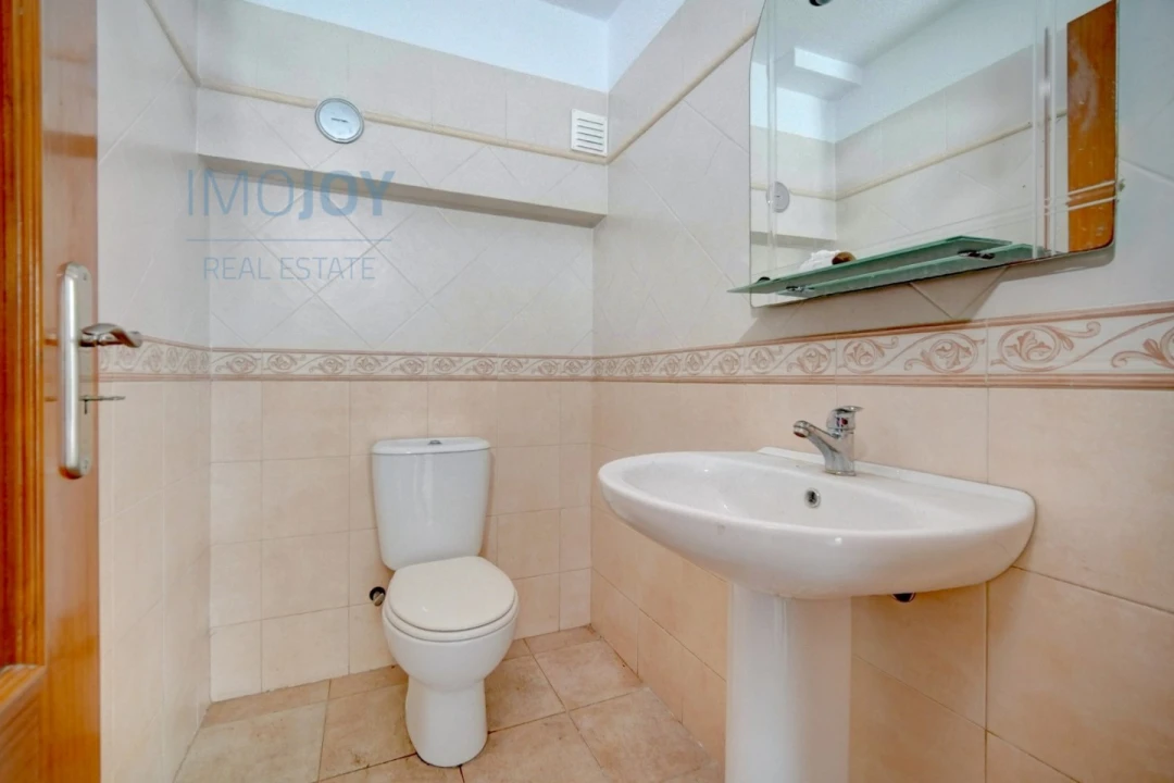 Moradia T5 para Venda em Corroios Foto 12