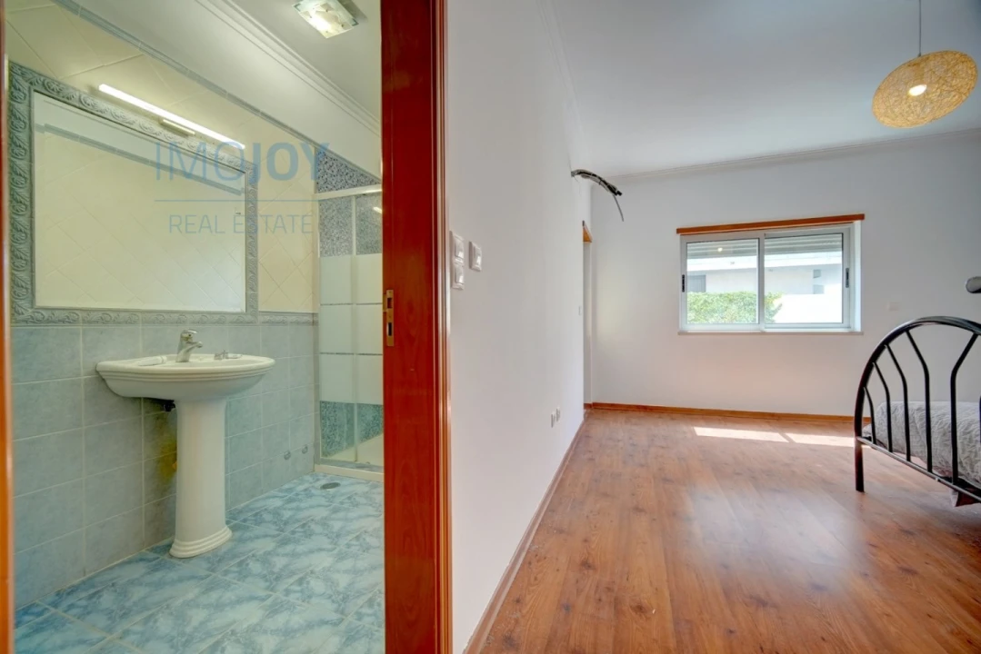 Moradia T5 para Venda em Corroios Foto 18