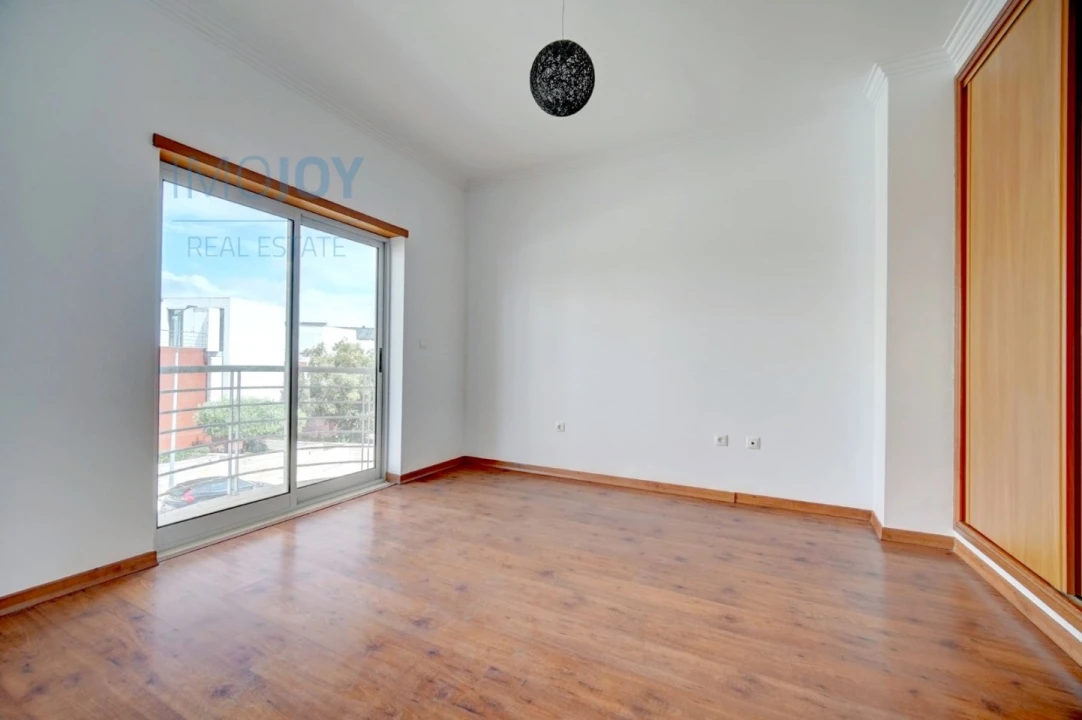 Moradia T5 para Venda em Corroios Foto 20