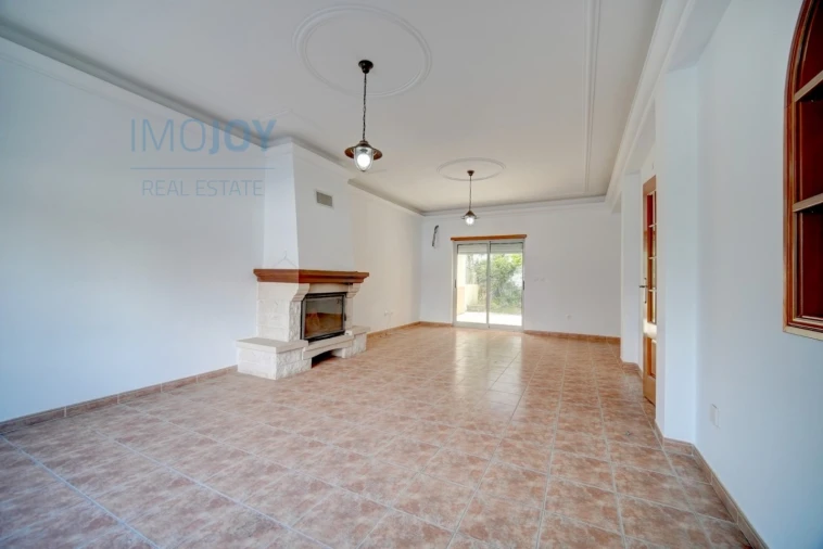 Moradia T5 para Venda em Corroios Foto 6