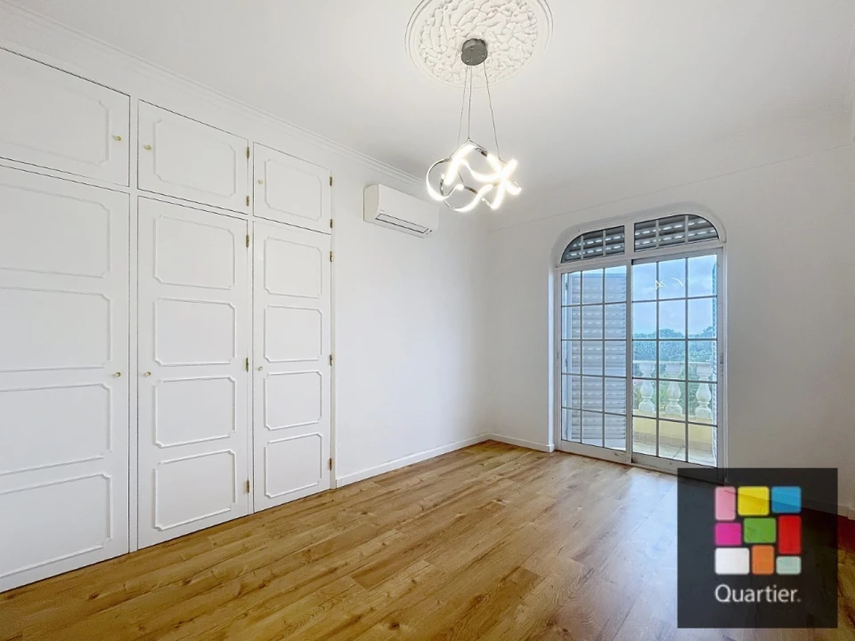 Moradia T5 para Venda em Caparica e Trafaria Foto 12