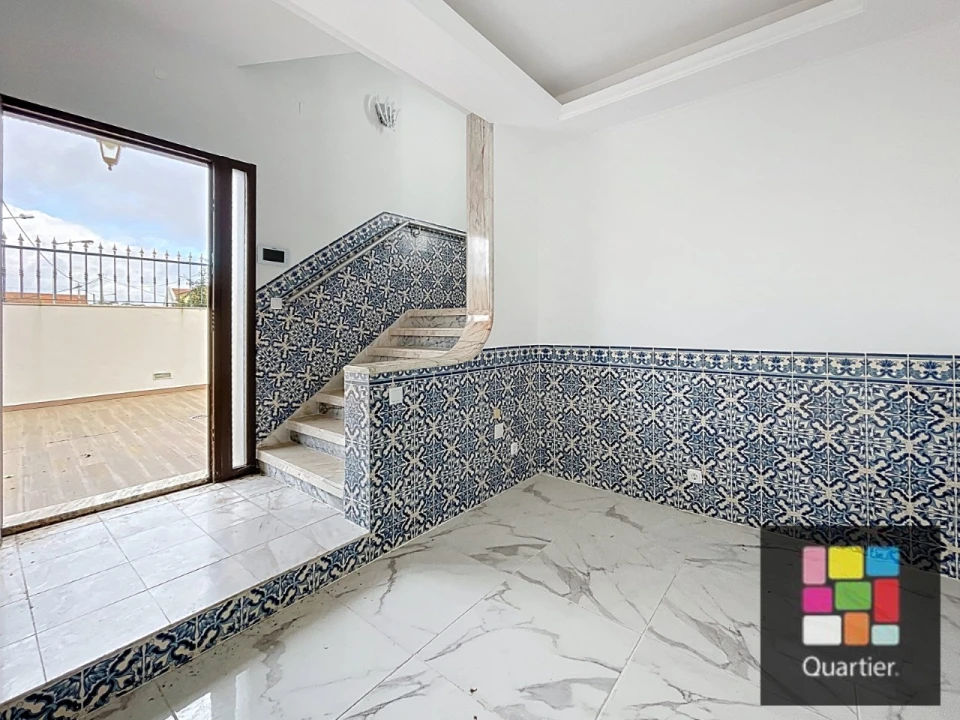 Moradia T5 para Venda em Caparica e Trafaria Foto 5