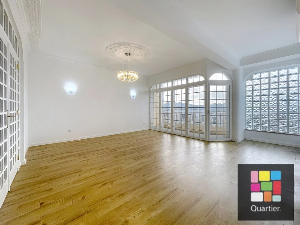 Moradia T5 para Venda em Caparica e Trafaria Foto 1