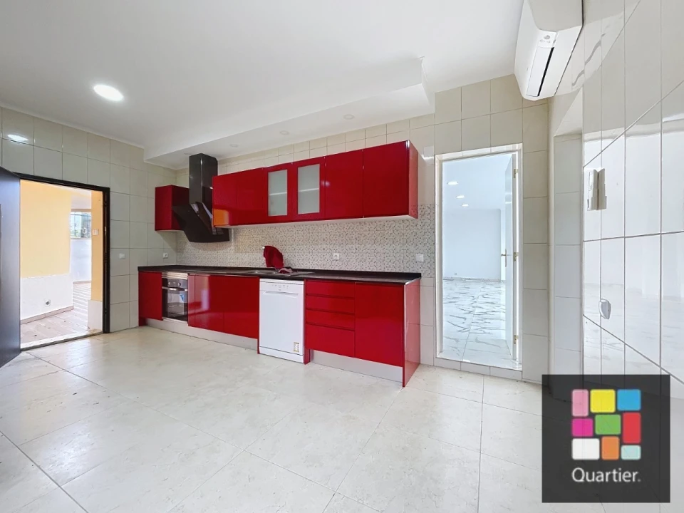 Moradia T5 para Venda em Caparica e Trafaria Foto 8