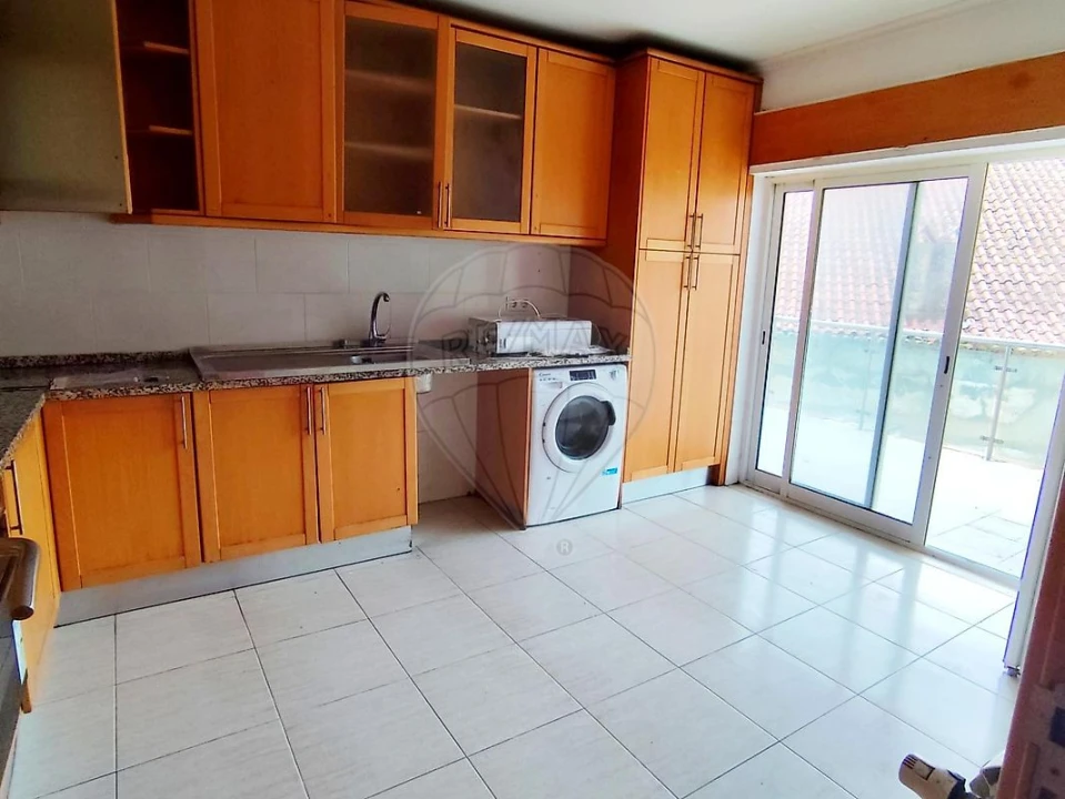 Apartamento T3 para Venda em Azambuja Foto 9