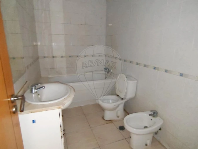 Apartamento T3 para Venda em Azambuja Foto 16