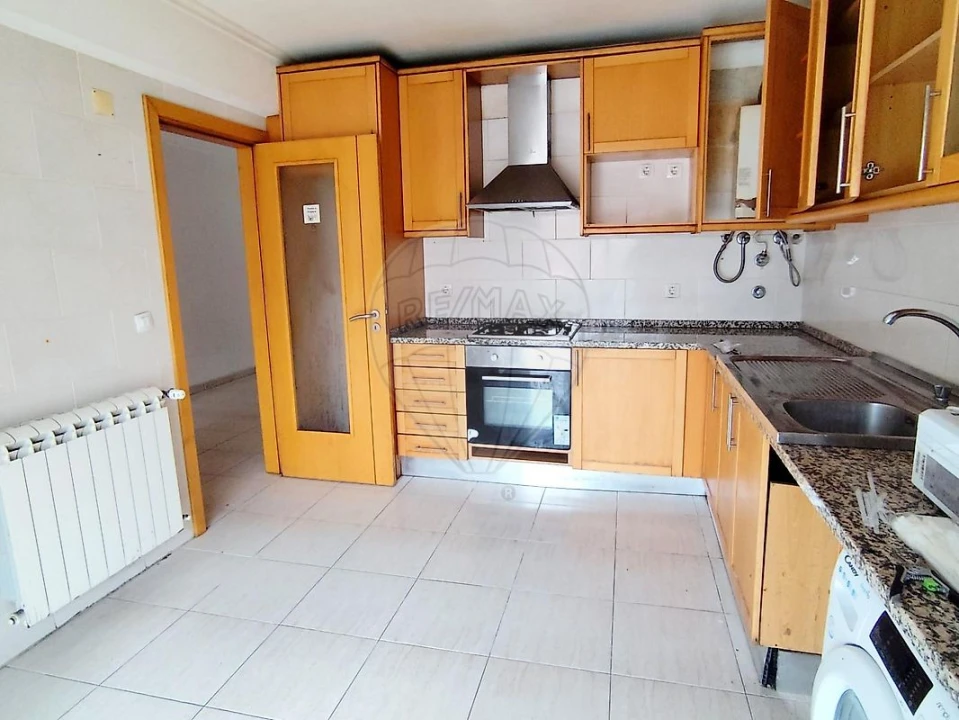 Apartamento T3 para Venda em Azambuja Foto 8