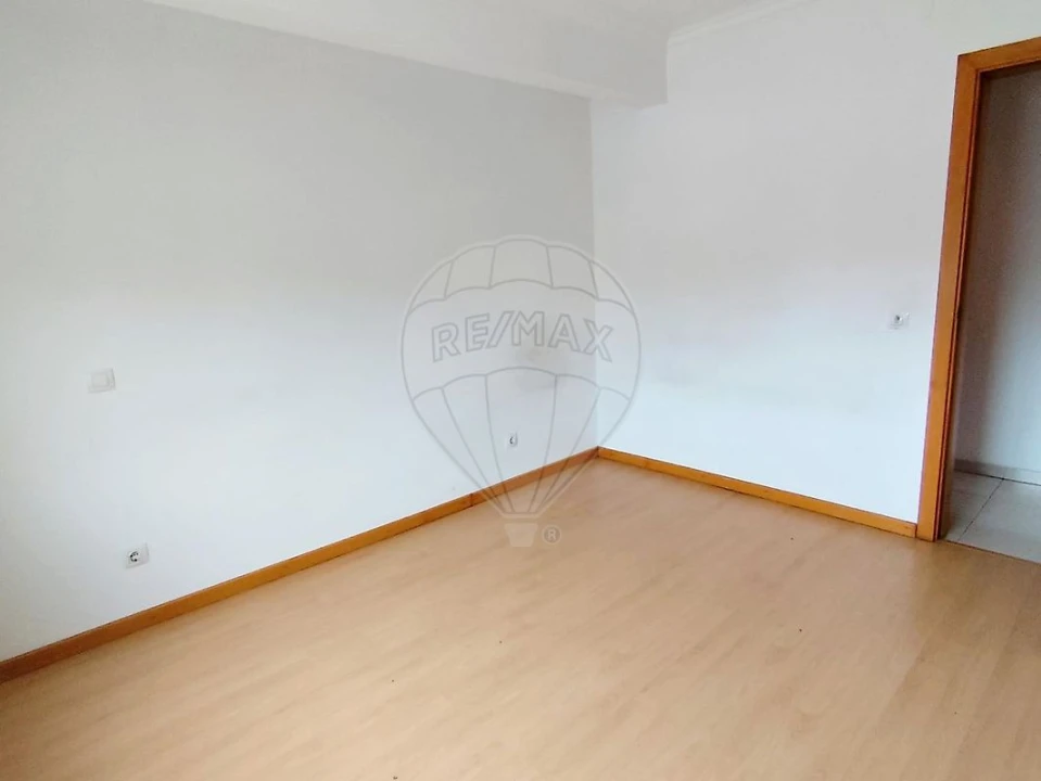 Apartamento T3 para Venda em Azambuja Foto 12