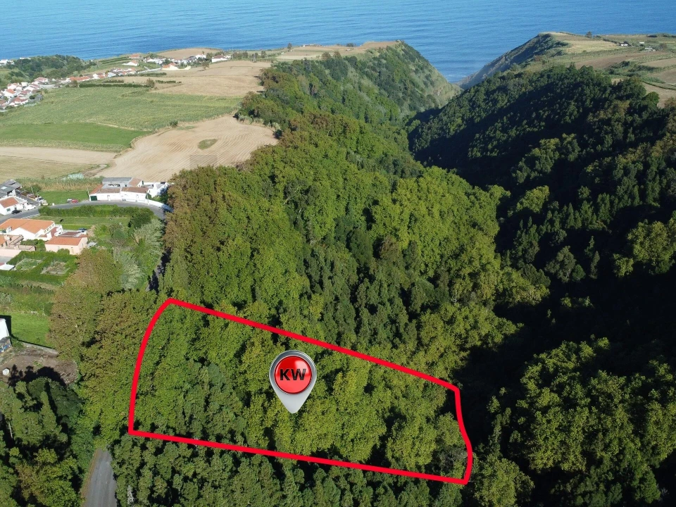 Terreno para Venda em Lomba da Maia Foto 2