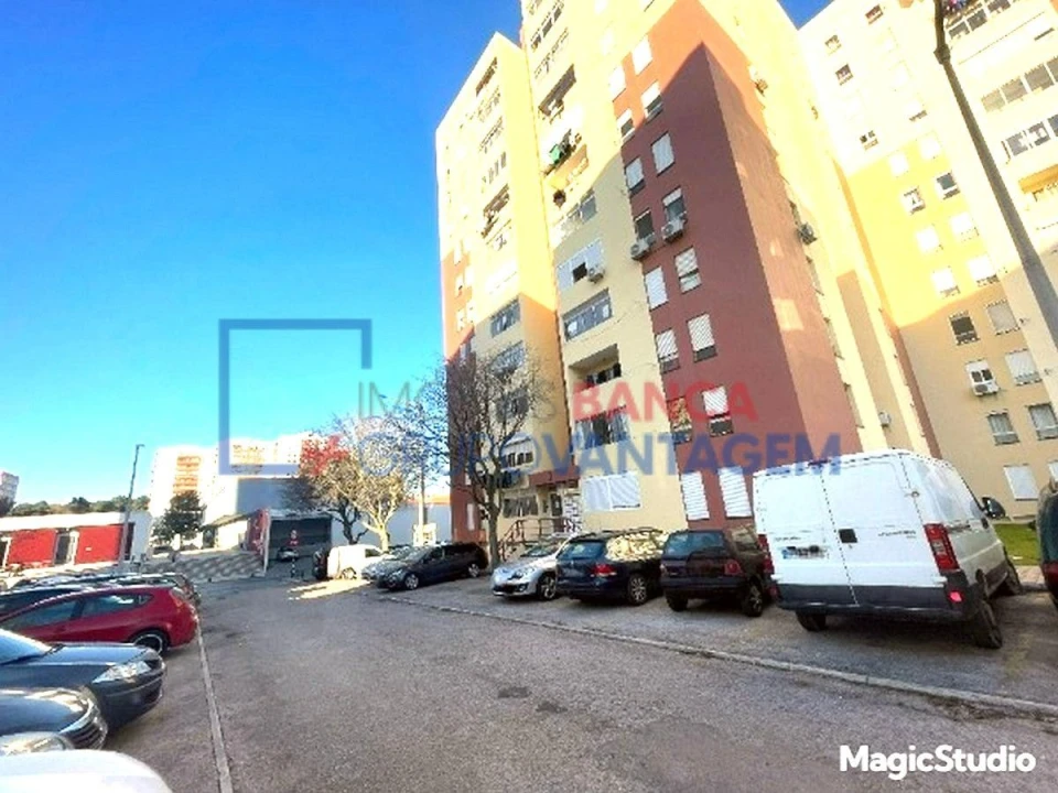 Apartamento T3 para Venda em Corroios Foto 3