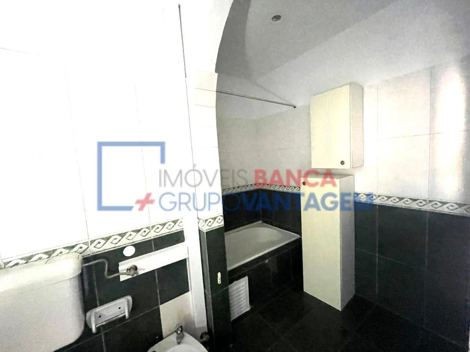 Apartamento T3 para Venda em Corroios Foto 28