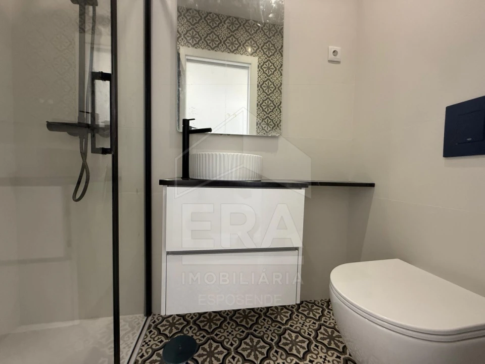 Moradia T2 para Venda em Santa Maria Maior e Monserrate e Meadela Foto 12