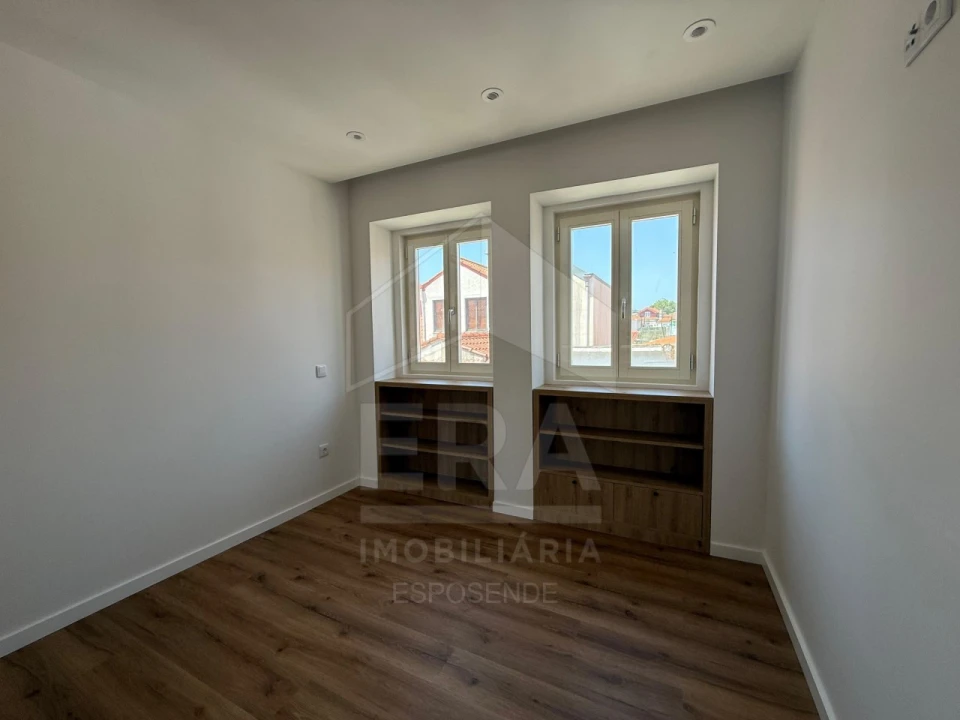 Moradia T2 para Venda em Santa Maria Maior e Monserrate e Meadela Foto 14