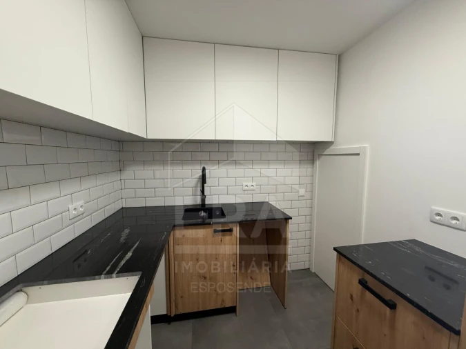 Moradia T2 para Venda em Santa Maria Maior e Monserrate e Meadela Foto 3