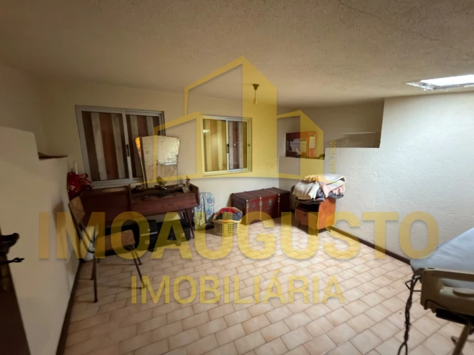 Moradia T4 para Venda em Alto do Palurdo Foto 12