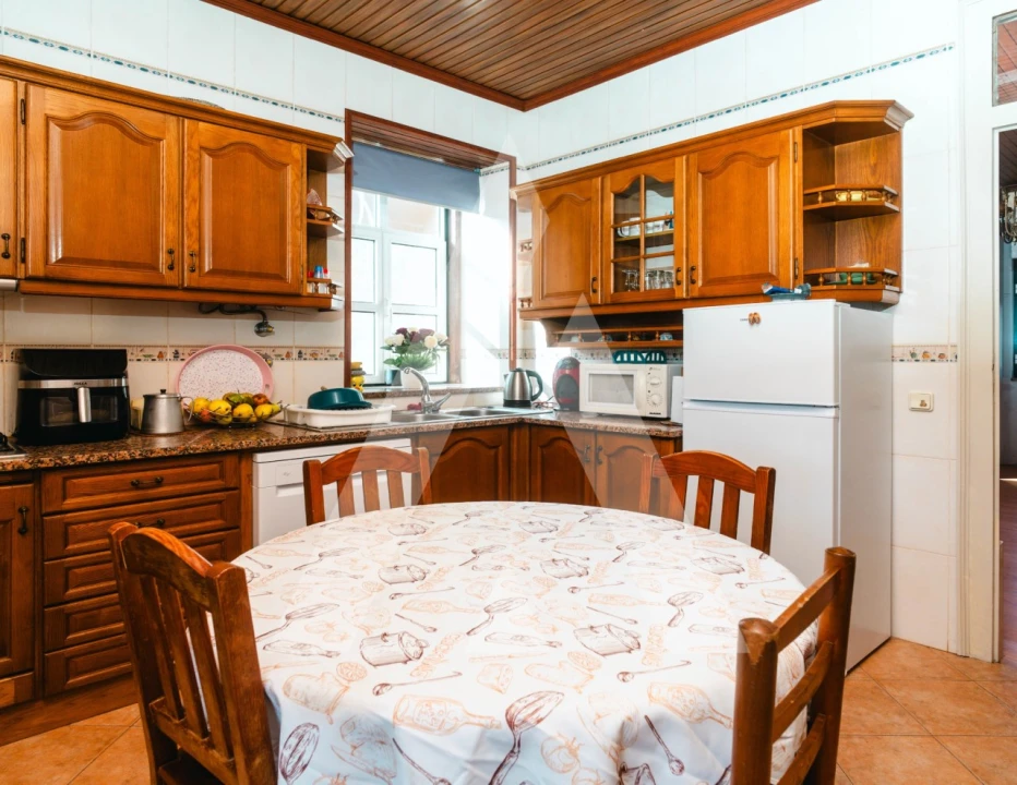 Moradia T3 para Venda em Lavegadas Foto 12