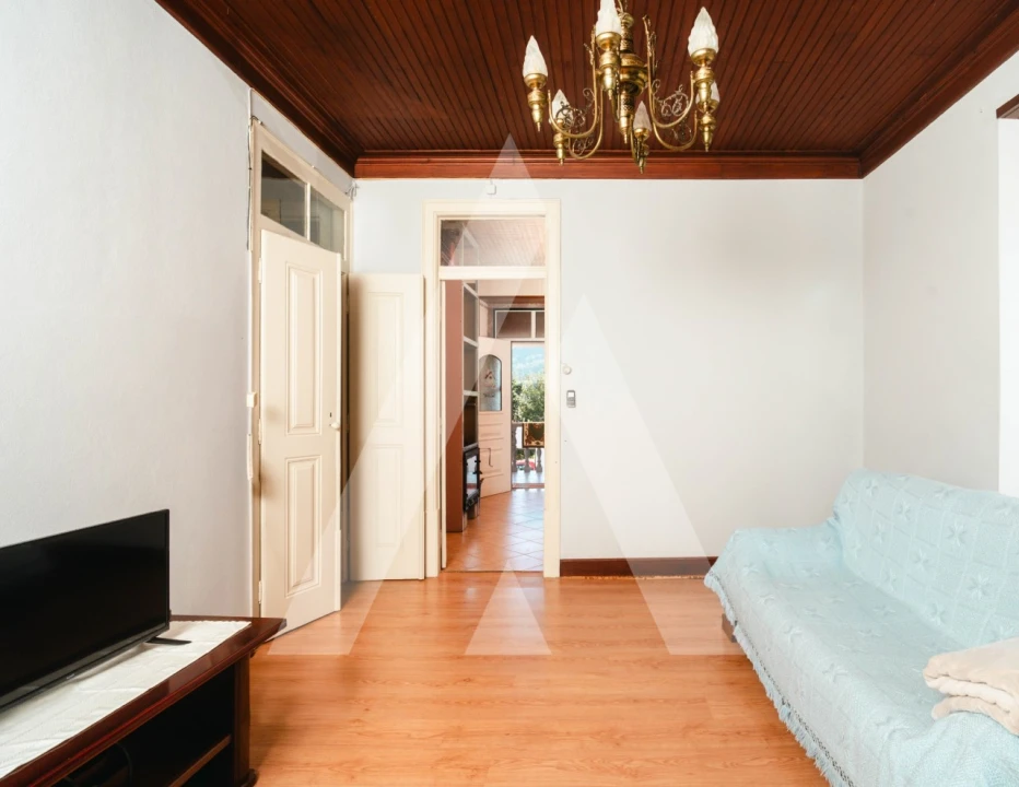 Moradia T3 para Venda em Lavegadas Foto 5