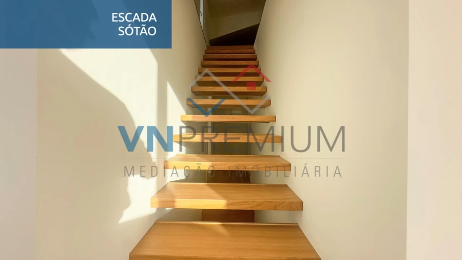 Moradia T4 para Venda em Carcavelos e Parede Foto 23