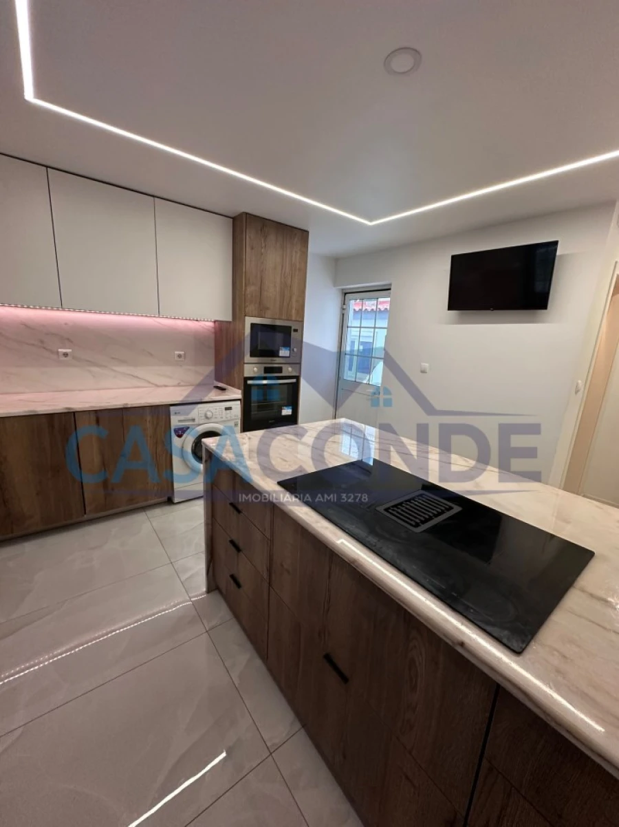 Moradia T4 para Venda em Fernao Ferro Foto 4