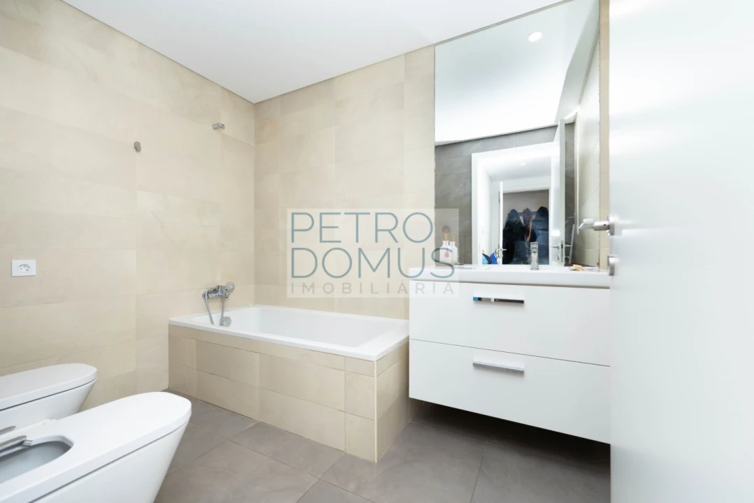 Apartamento T3 para Venda em Seixal, Arrentela e Aldeia de Paio Pires Foto 23