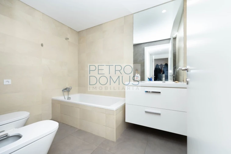 Apartamento T3 para Venda em Seixal, Arrentela e Aldeia de Paio Pires Foto 23