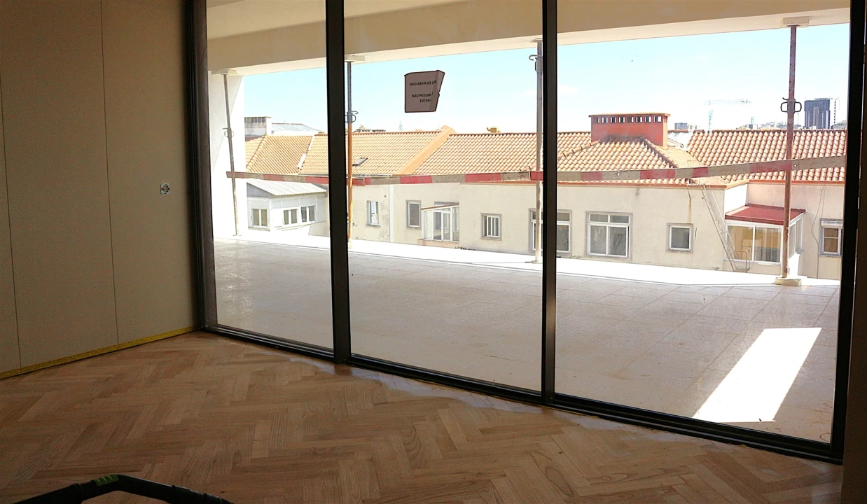 Apartamento T3 para Venda em Alvalade Foto 12