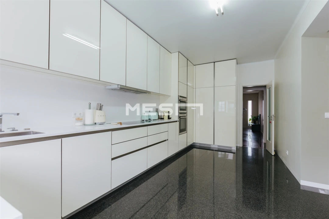 Moradia T4 para Venda em Alvalade Foto 6