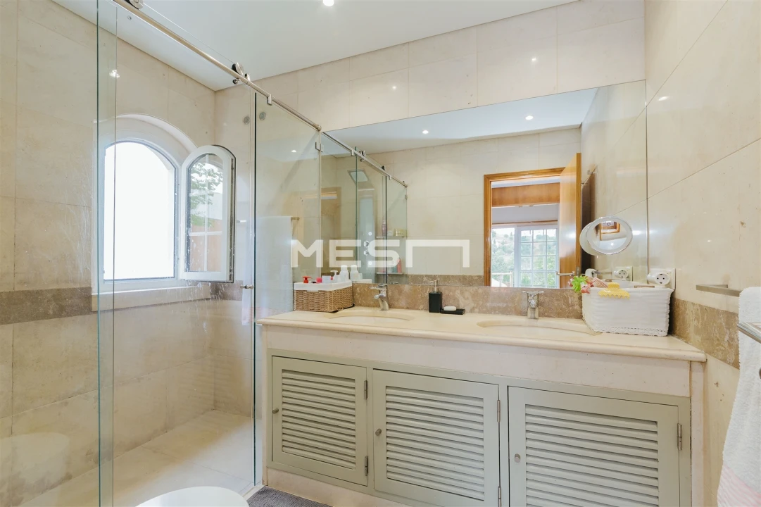 Moradia T4 para Venda em Alvalade Foto 20