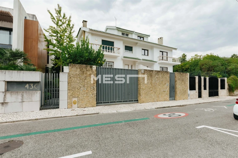 Moradia T4 para Venda em Alvalade Foto 30