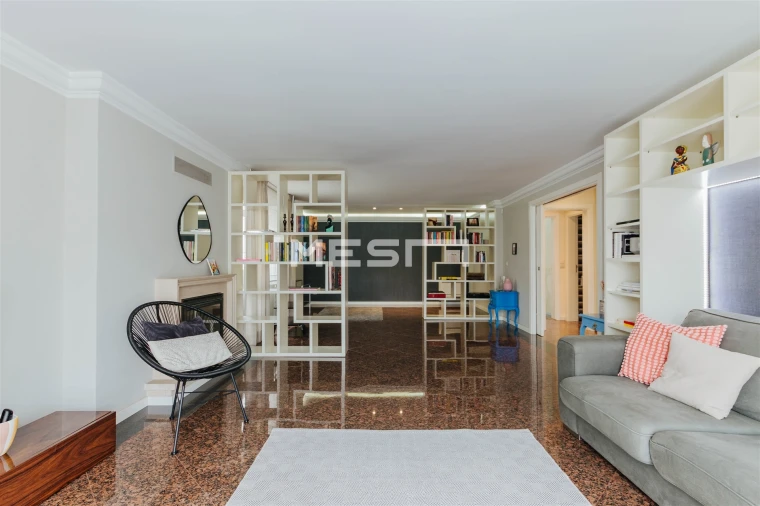 Moradia T4 para Venda em Alvalade Foto 9