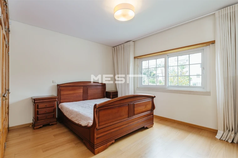 Moradia T4 para Venda em Alvalade Foto 14