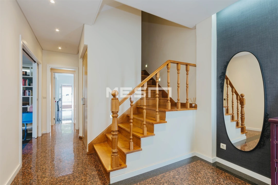 Moradia T4 para Venda em Alvalade Foto 12