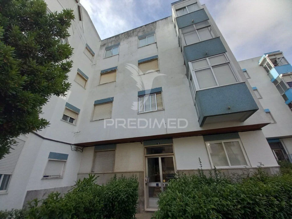 Apartamento T2 para Venda em Póvoa de Santo Adrião e Olival Basto Foto 9