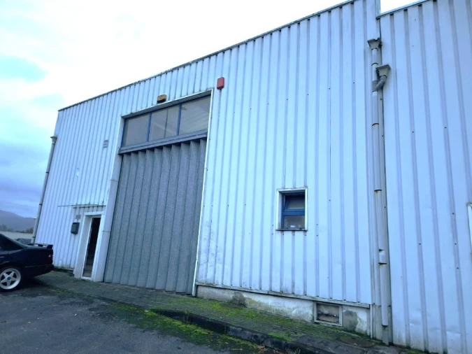 Armazém para Venda em Taide