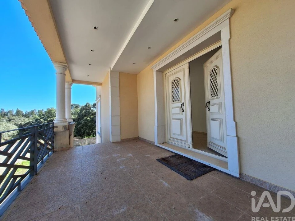 Moradia T4 para Venda em Além da Ribeira e Pedreira Foto 8