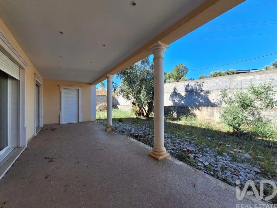 Moradia T4 para Venda em Além da Ribeira e Pedreira Foto 7