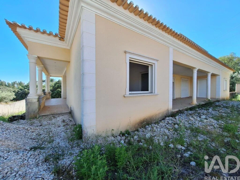 Moradia T4 para Venda em Além da Ribeira e Pedreira Foto 6