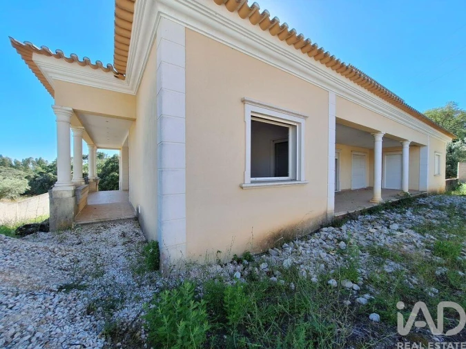 Moradia T4 para Venda em Além da Ribeira e Pedreira Foto 6