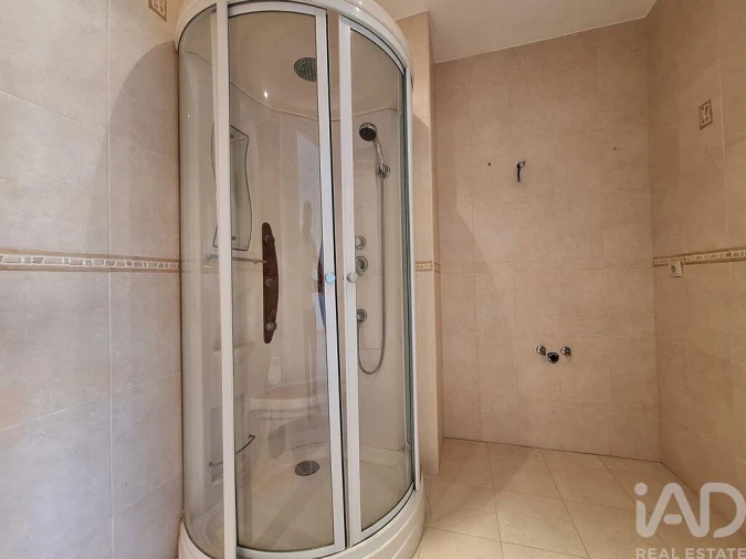 Moradia T4 para Venda em Além da Ribeira e Pedreira Foto 22